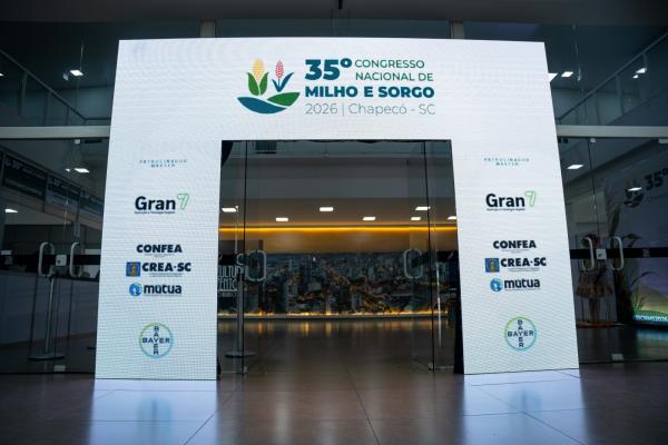 Pórtico de entrada do 35º CNMS