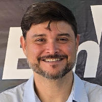 DR. Vinícius Pereira Guimarães